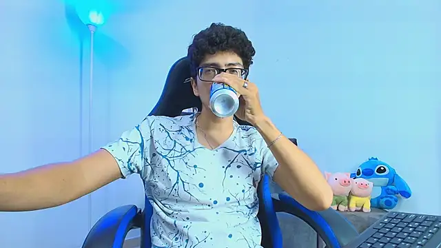 TylerWhite  online show from September 18, 2025, 3:52 am