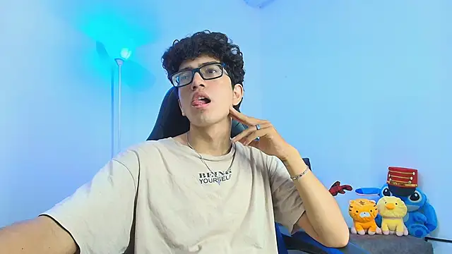 TylerWhite  online show from December 2, 2025, 5:57 am