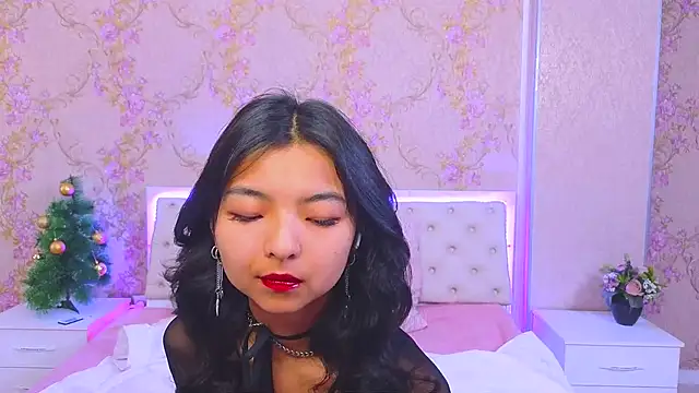 Shy Kira online show from December 24, 2024, 12:33 pm