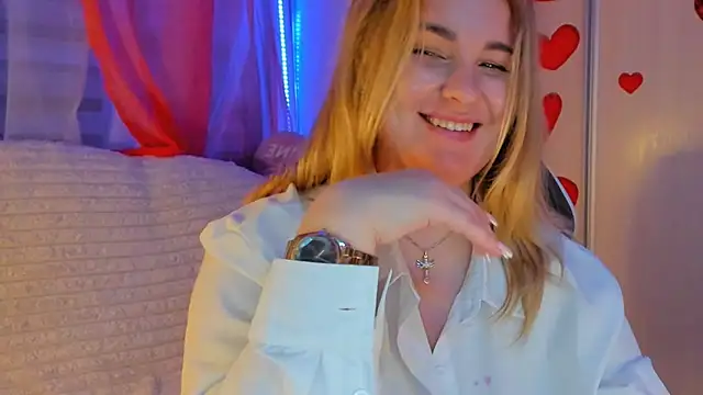 CoraSwon online show from March 5, 2025, 12:05 am