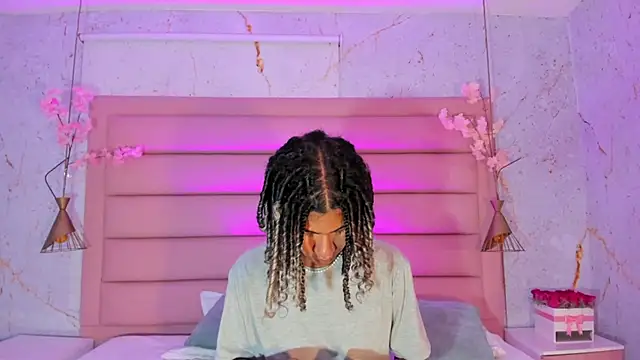 Maxim-Walker online show from September 22, 2025, 2:46 am