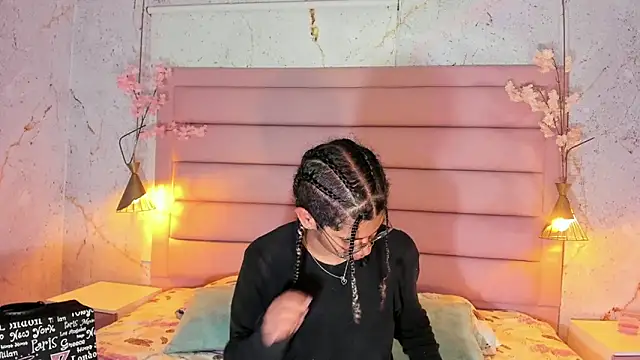 Maxim-Walker online show from October 24, 2025, 3:03 am