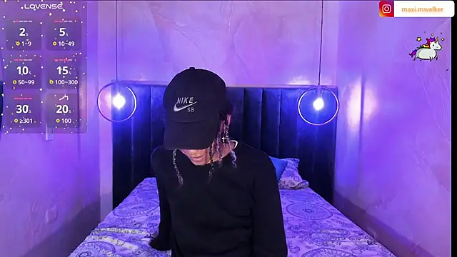 Maxim-Walker online show from November 3, 2025, 3:08 am