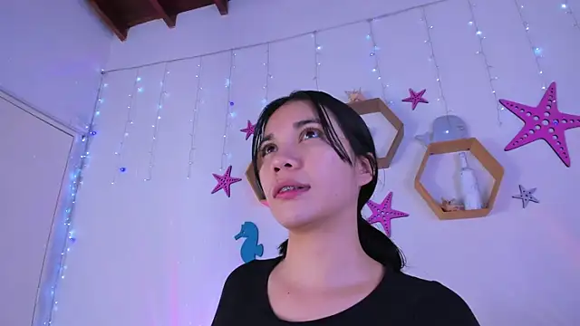 Emiily Parkerr online show from November 7, 2025, 2:55 am