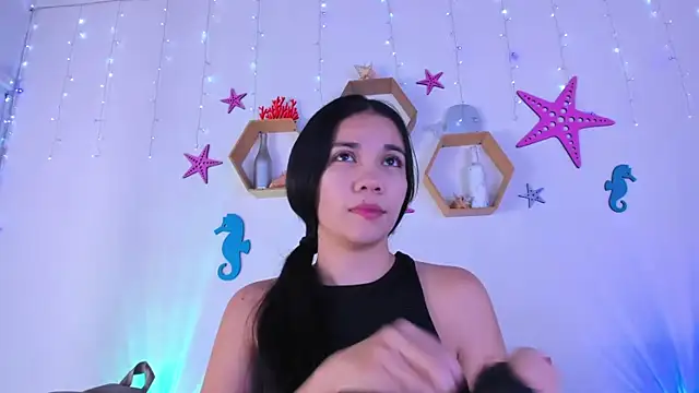 Emiily Parkerr online show from December 4, 2025, 3:05 am