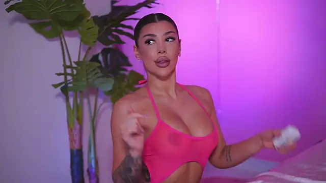 Snapshot of NatyDesiree chatting on March 6, 2025, 8:19 am NatyDesiree online show from March 6, 2025, 8:19 am