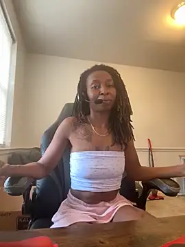 LeyaHoneybuns online show from November 14, 2025, 7:45 pm