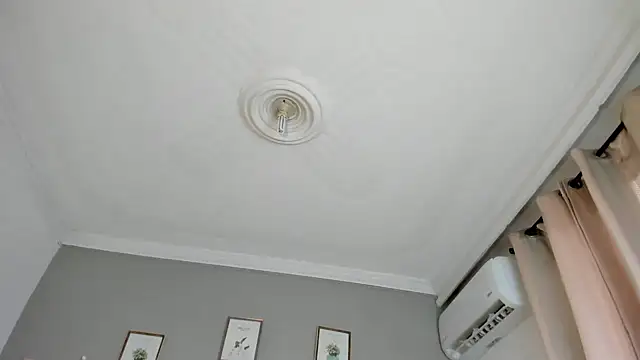 honeycknockerss online show from April 14, 2026, 9:21 pm