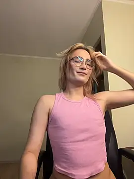 CuteYukiKun online show from October 13, 2025, 5:35 pm