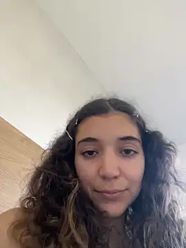 uniquerossie online show from November 13, 2025, 10:14 am