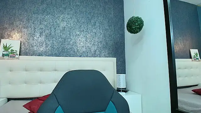 Snapshot of Lindsey8 chatting on March 19, 2025, 4:13 pm Lindsey8 online show from March 19, 2025, 4:13 pm