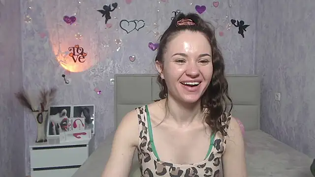 Snapshot of KaraCriegs chatting on February 12, 2025, 12:48 am KaraCriegs online show from February 12, 2025, 12:48 am