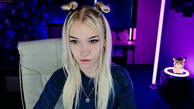 ShhhO O online show from November 4, 2025, 12:04 pm