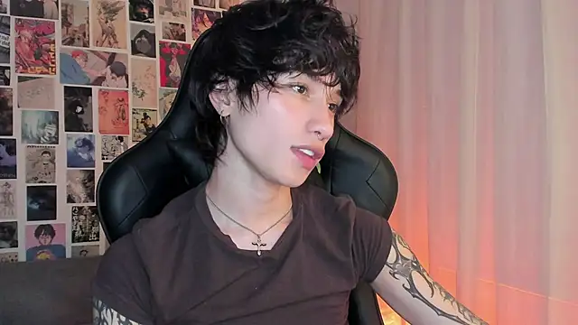 Snapshot of liamelf chatting on December 17, 2024, 6:13 am liamelf online show from December 17, 2024, 6:13 am