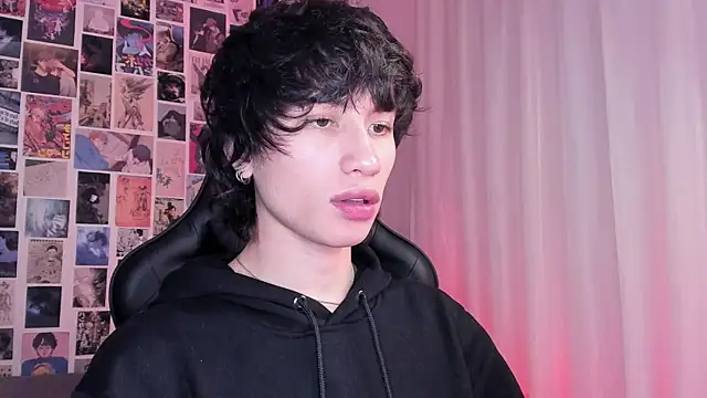 Snapshot of liamelf chatting on January 14, 2025, 3:32 am liamelf online show from January 14, 2025, 3:32 am