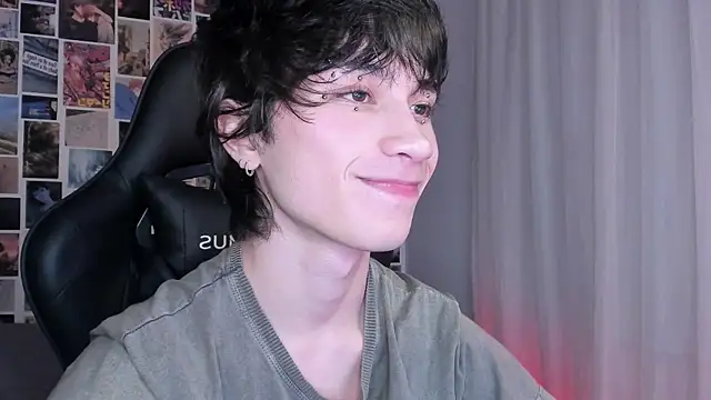 Snapshot of liamelf chatting on March 23, 2025, 5:00 am liamelf online show from March 23, 2025, 5:00 am