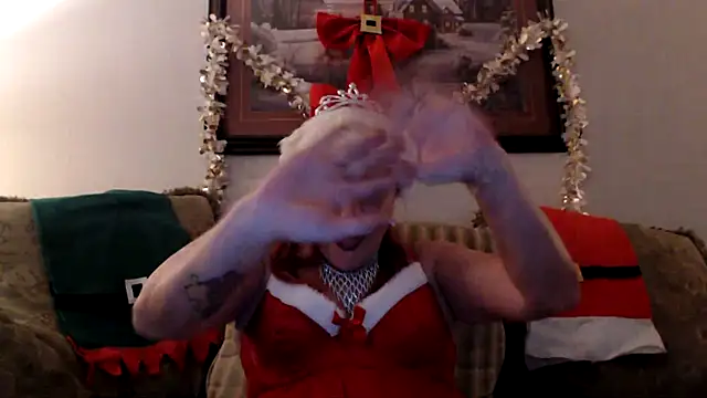 Snapshot of LexxiLeeds chatting on December 25, 2024, 12:05 am LexxiLeeds online show from December 25, 2024, 12:05 am