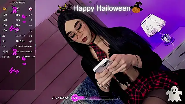 kimMaddiee online show from October 31, 2025, 8:43 pm