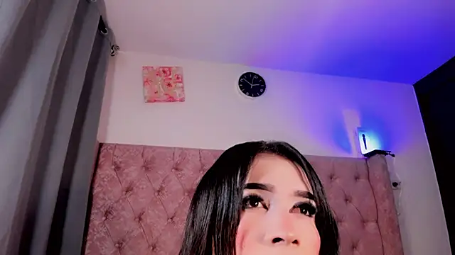 Snapshot of kimMaddiee chatting on May 27, 2026, 5:04 am kimMaddiee online show from May 27, 2026, 5:04 am