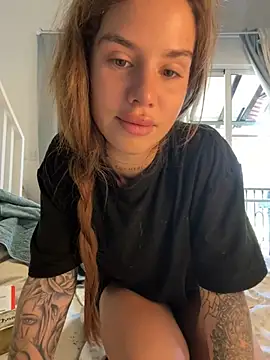 EmiliaCatalina online show from January 29, 2025, 7:53 pm