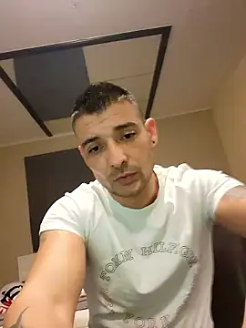 Snapshot of Zoltanioan26 chatting on January 19, 2026, 2:15 am Zoltanioan26 online show from January 19, 2026, 2:15 am