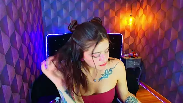 LiaHarryis online show from February 14, 2026, 5:43 pm