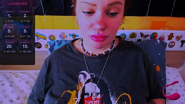 Snapshot of EllieOz chatting on February 20, 2025, 12:04 pm EllieOz online show from February 20, 2025, 12:04 pm