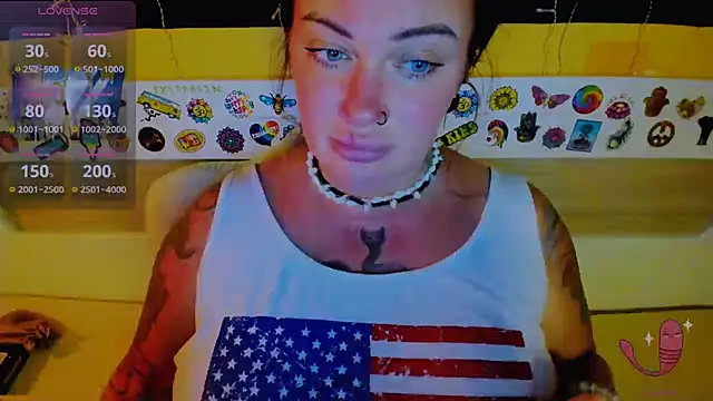 Snapshot of EllieOz chatting on September 14, 2025, 6:40 pm EllieOz online show from September 14, 2025, 6:40 pm