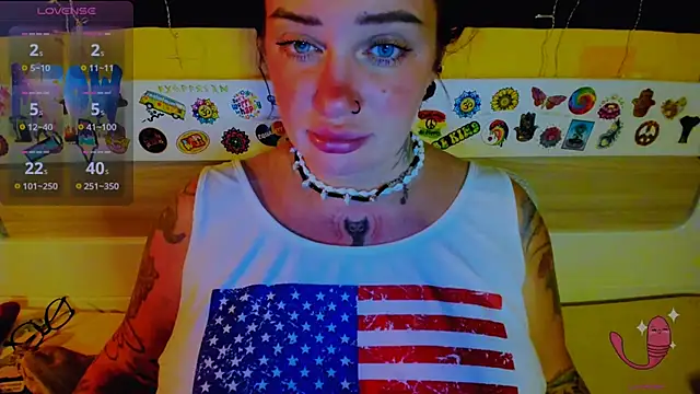 Snapshot of EllieOz chatting on September 19, 2025, 9:04 pm EllieOz online show from September 19, 2025, 9:04 pm