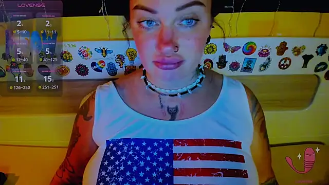 Snapshot of EllieOz chatting on September 22, 2025, 6:21 pm EllieOz online show from September 22, 2025, 6:21 pm