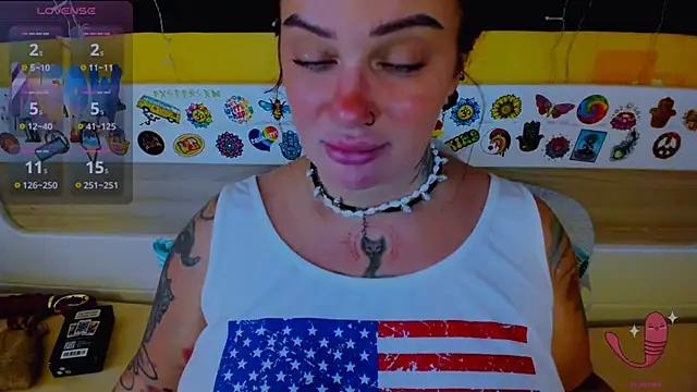 Snapshot of EllieOz chatting on September 26, 2025, 11:25 am EllieOz online show from September 26, 2025, 11:25 am