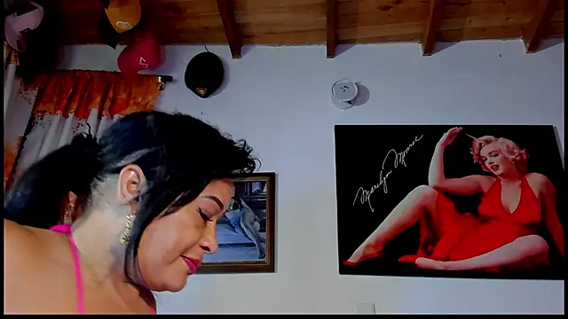 seleneh online show from September 17, 2025, 11:17 pm