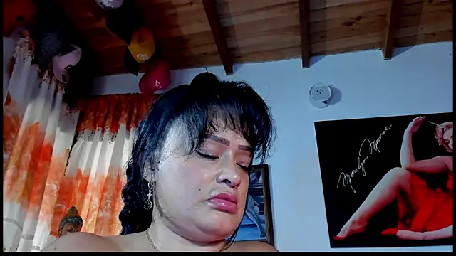 seleneh online show from October 4, 2025, 6:28 pm