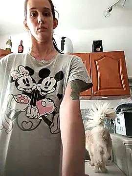 LauraBaby online show from October 1, 2025, 9:48 am