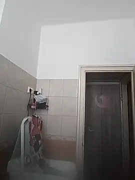 LauraBaby online show from January 14, 2026, 2:33 pm