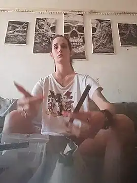LauraBaby online show from June 8, 2026, 6:14 am