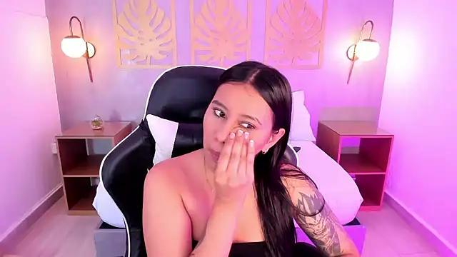 majo rosse  online show from September 23, 2025, 7:06 pm