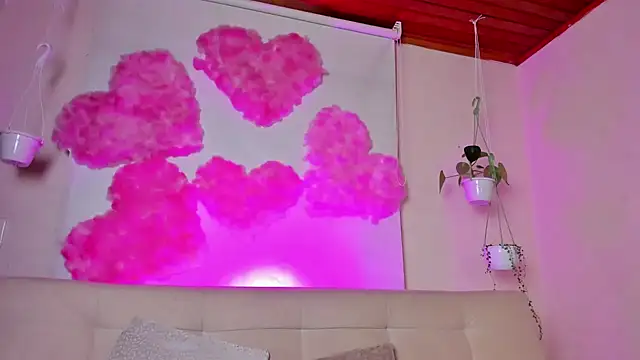 roselinedior online show from February 14, 2025, 8:15 pm