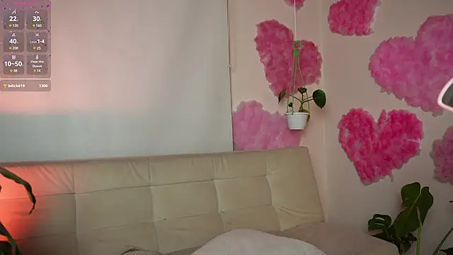 roselinedior online show from February 26, 2025, 9:16 pm