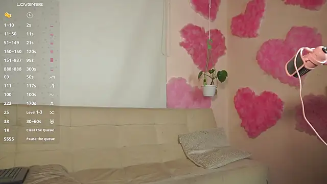 roselinedior online show from March 5, 2025, 2:12 pm