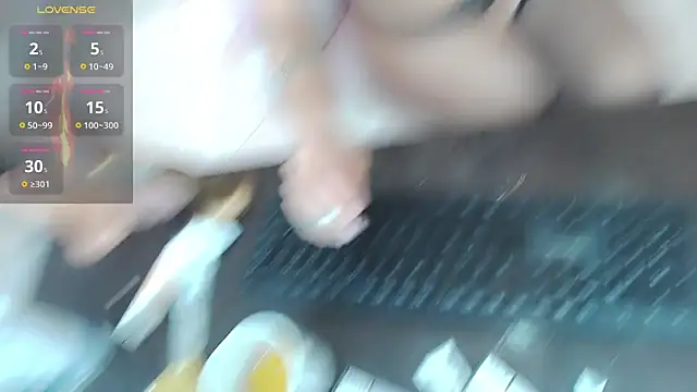 Snapshot of sasha_mom69_ chatting on March 5, 2025, 3:18 pm sasha mom69 online show from March 5, 2025, 3:18 pm