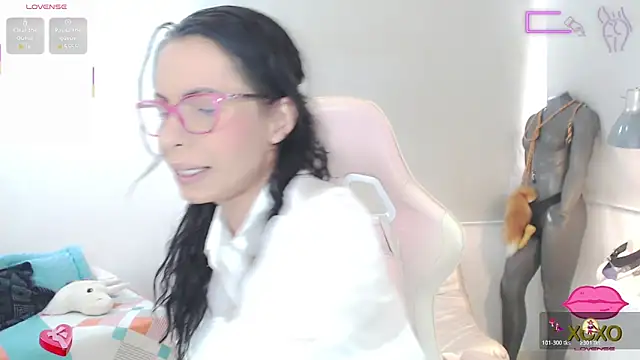 Snapshot of sasha_mom69_ chatting on October 19, 2025, 3:01 pm sasha mom69 online show from October 19, 2025, 3:01 pm