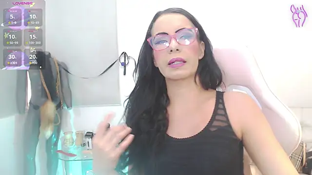 Snapshot of sasha_mom69_ chatting on November 29, 2025, 3:48 pm sasha mom69 online show from November 29, 2025, 3:48 pm