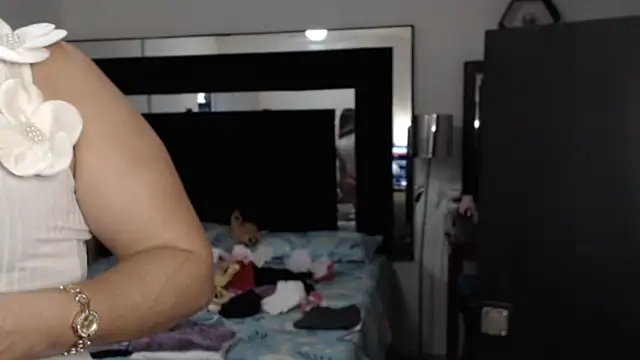 CATRINA-83 online show from April 11, 2026, 11:31 pm