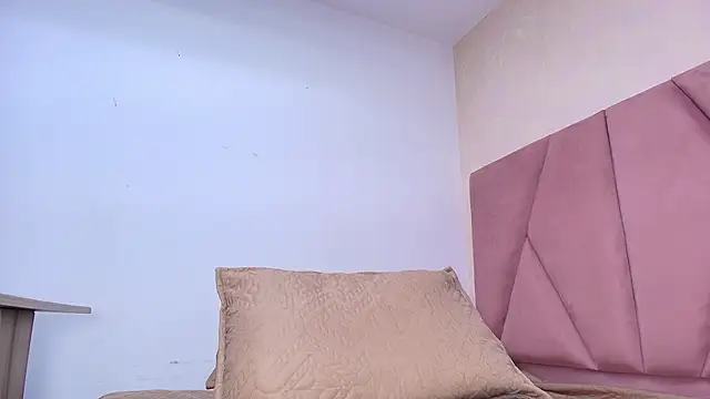 arl chloee online show from March 5, 2025, 3:08 am