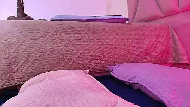 arl chloee online show from September 9, 2025, 3:06 am