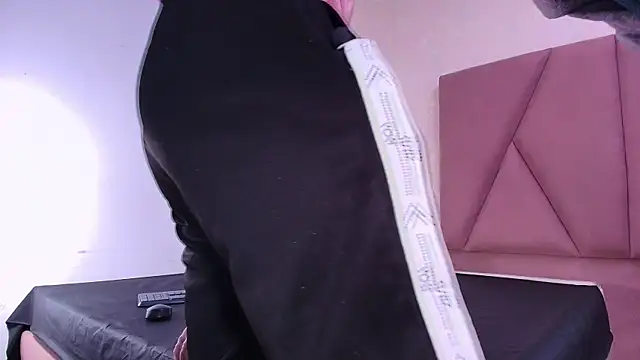 arl chloee online show from September 10, 2025, 3:06 am