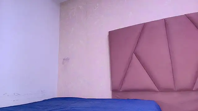 arl chloee online show from September 18, 2025, 3:08 am