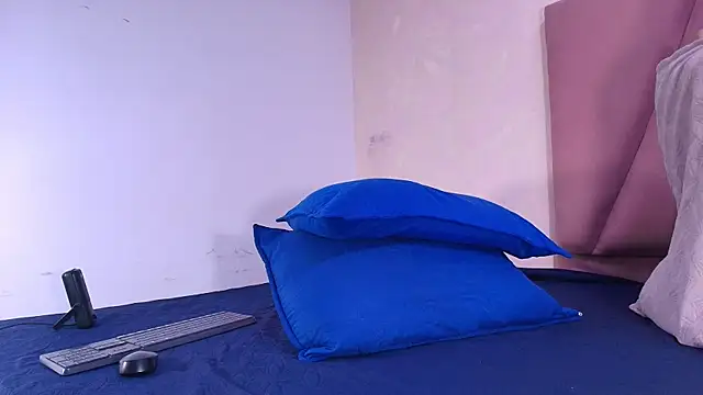 arl chloee online show from September 20, 2025, 3:07 am