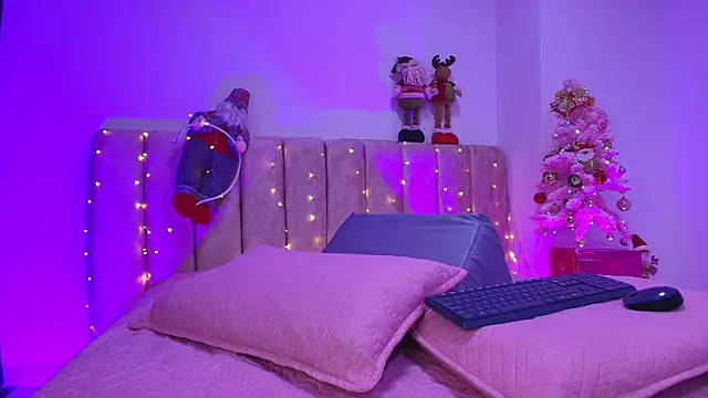 arl chloee online show from December 17, 2025, 3:12 am